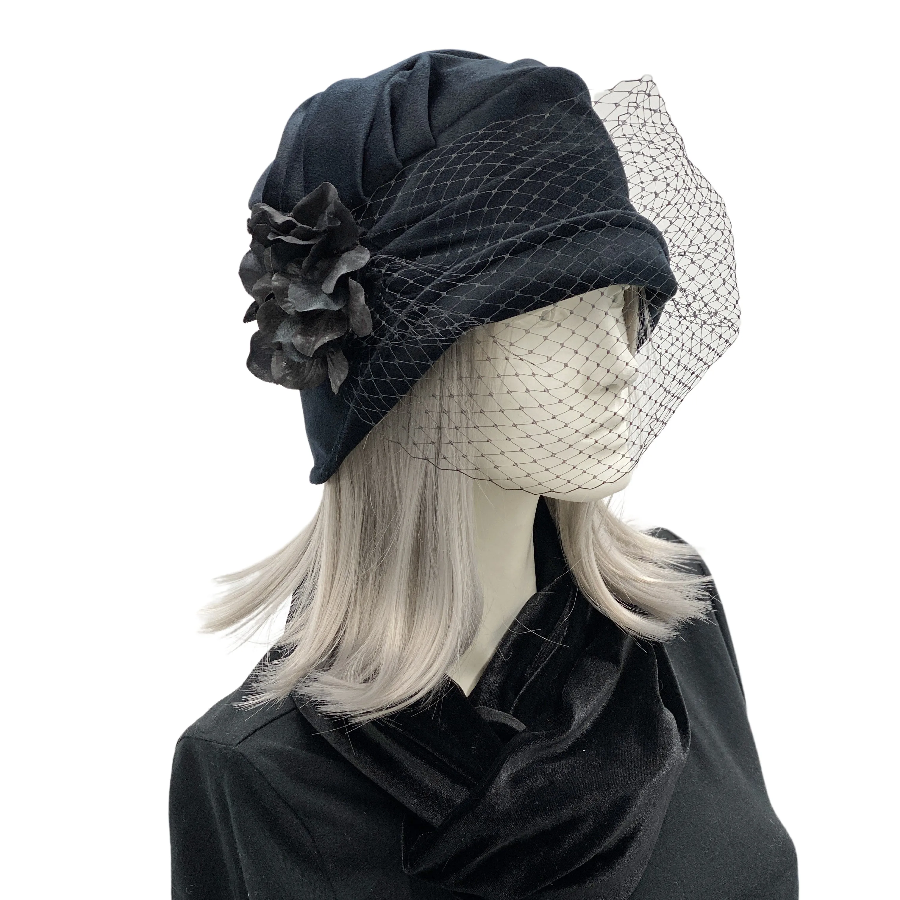 20s Style Black Velvet Cloche with Birdcage Veil | The Alice