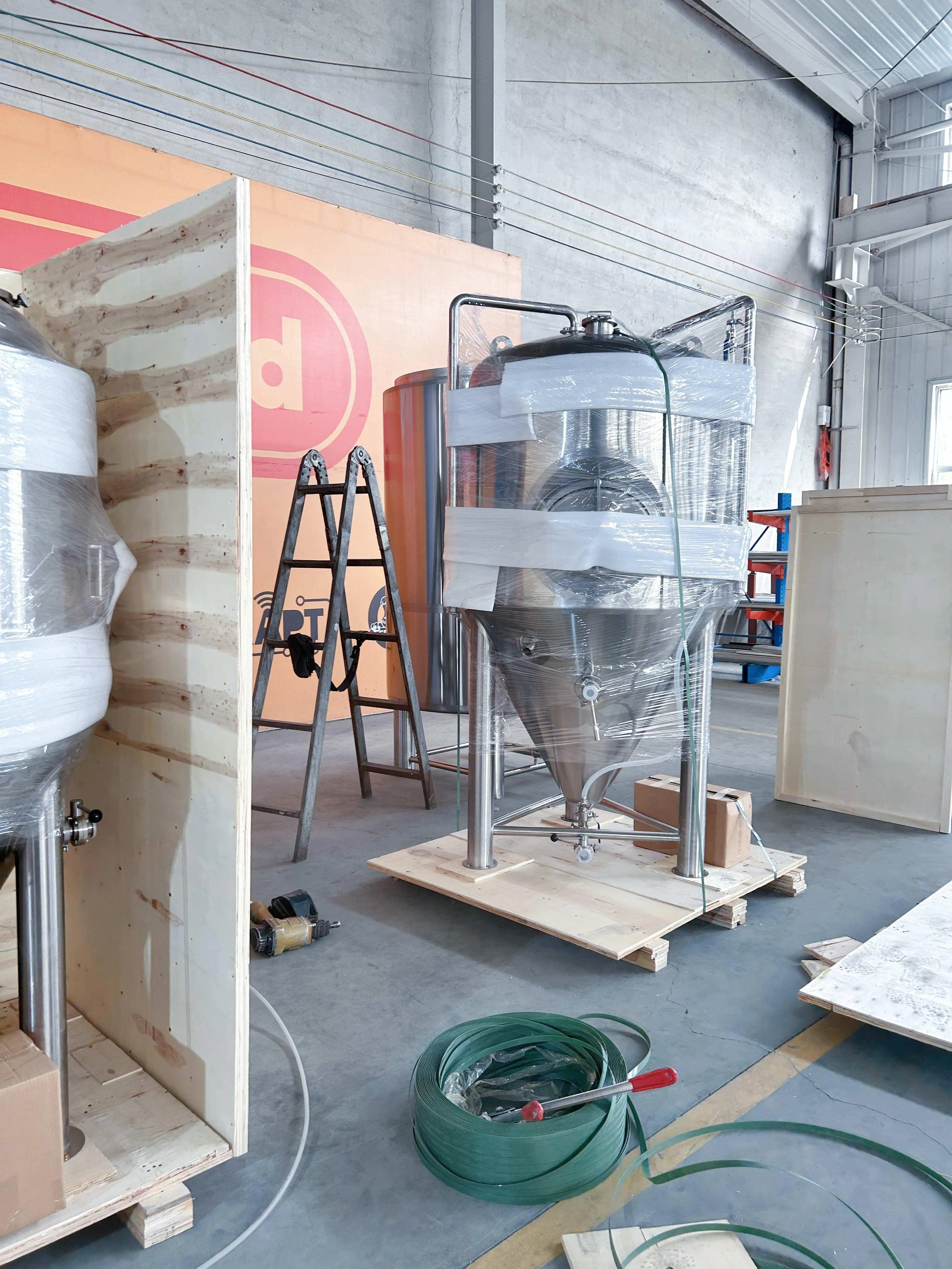 800L Conical Fermenter (pressurisable, jacketed)