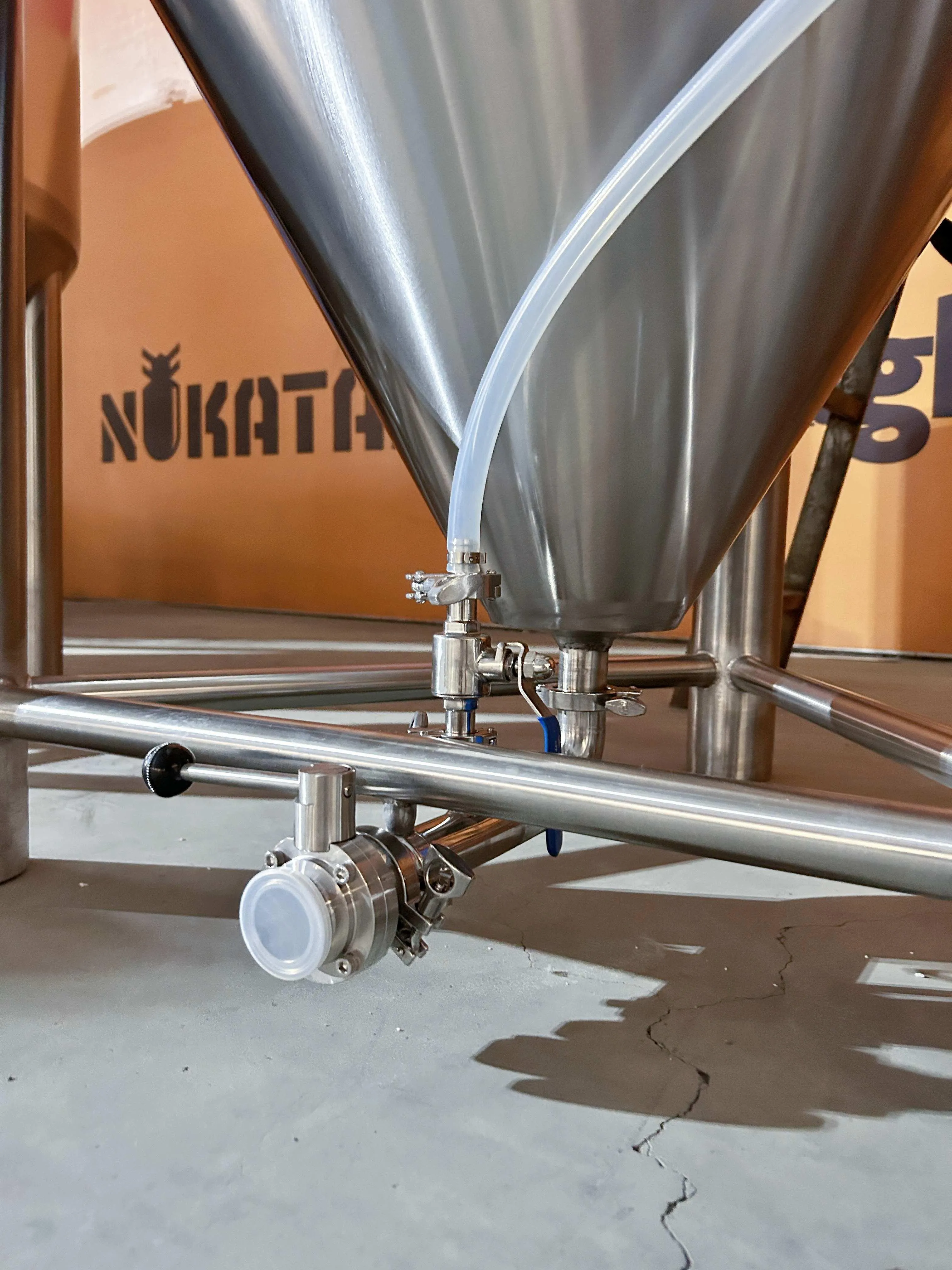 800L Conical Fermenter (pressurisable, jacketed)