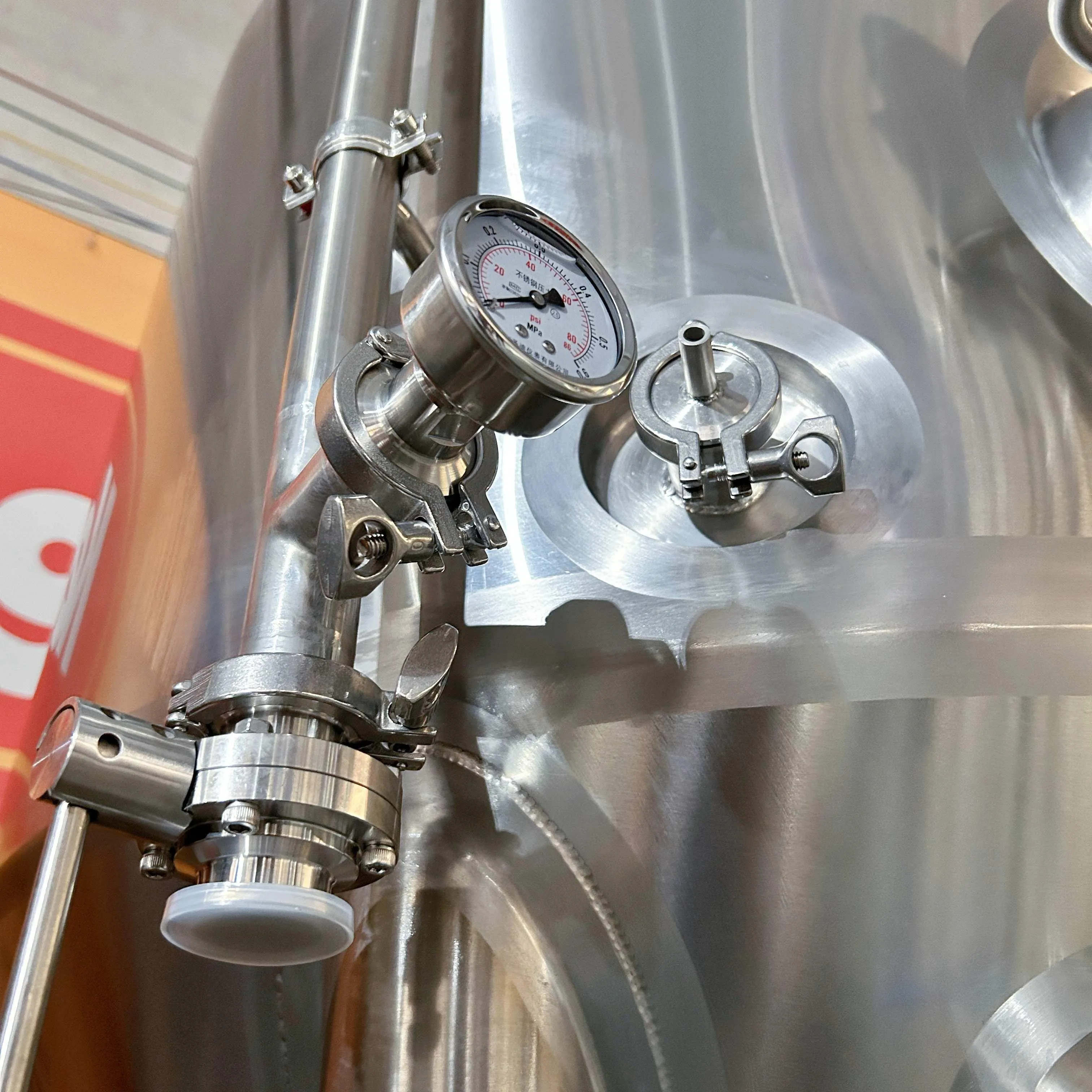 800L Conical Fermenter (pressurisable, jacketed)