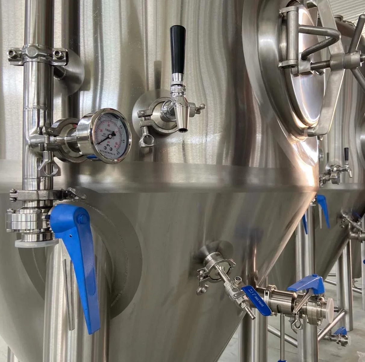 800L Conical Fermenter (pressurisable, jacketed)