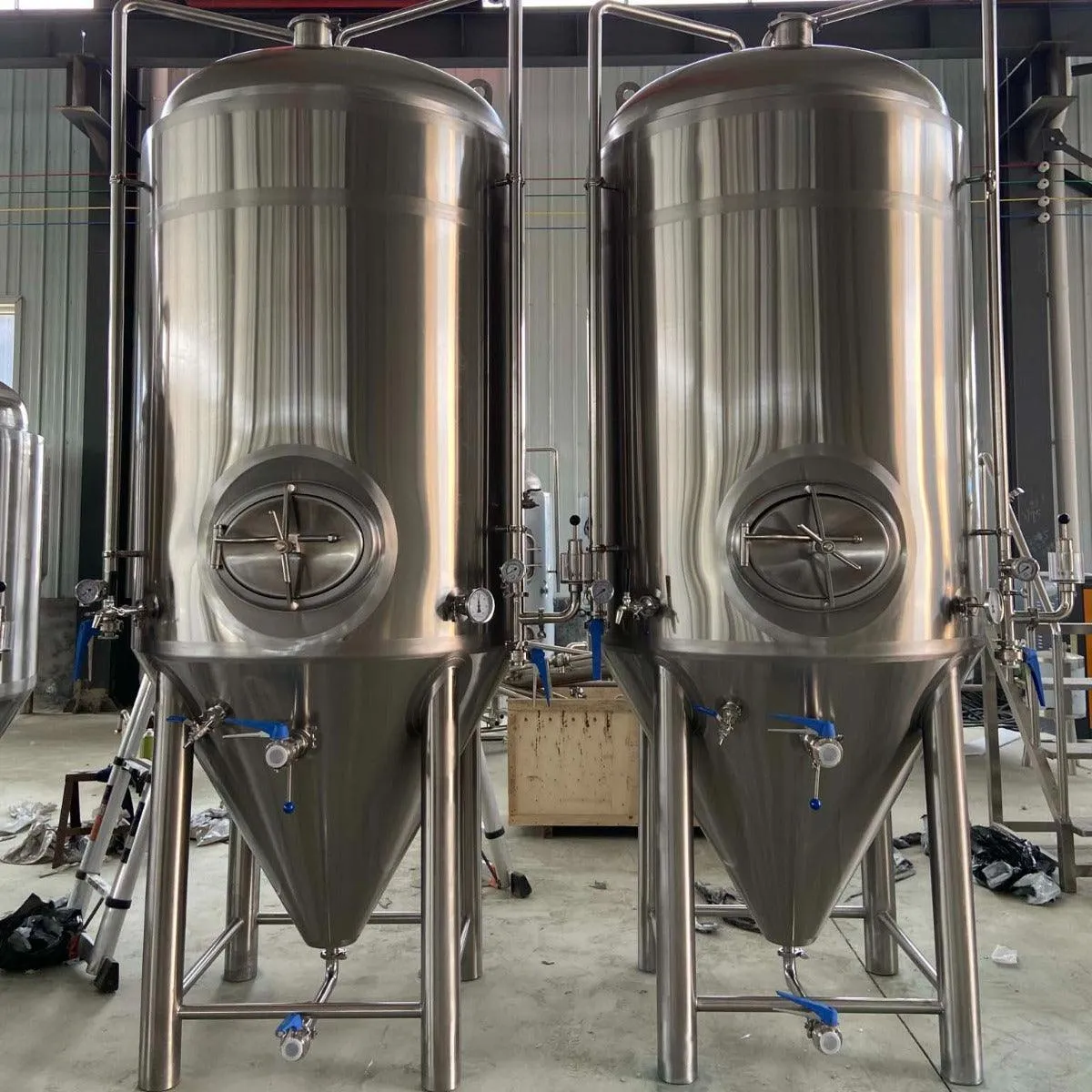 800L Conical Fermenter (pressurisable, jacketed)