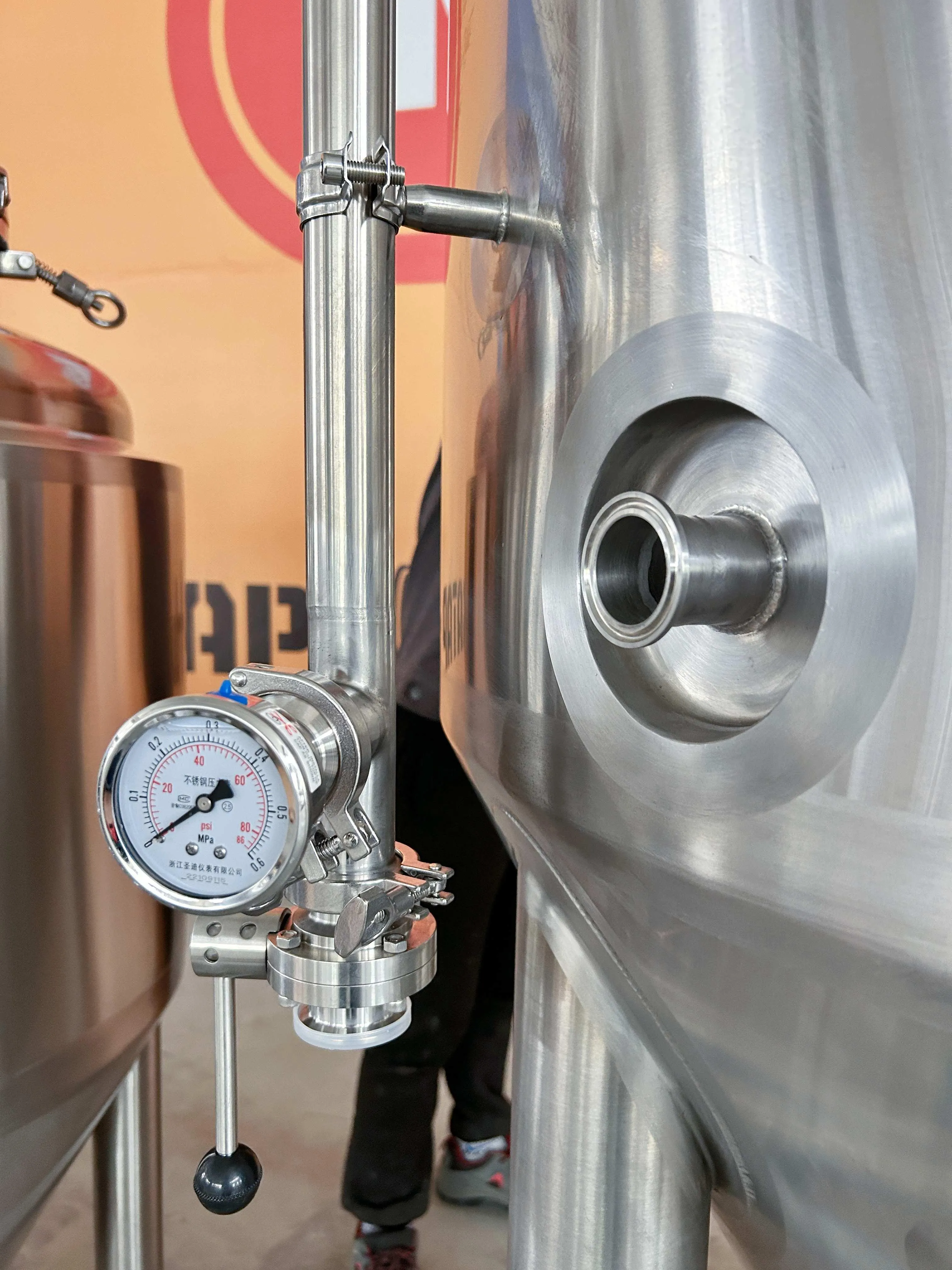 800L Conical Fermenter (pressurisable, jacketed)