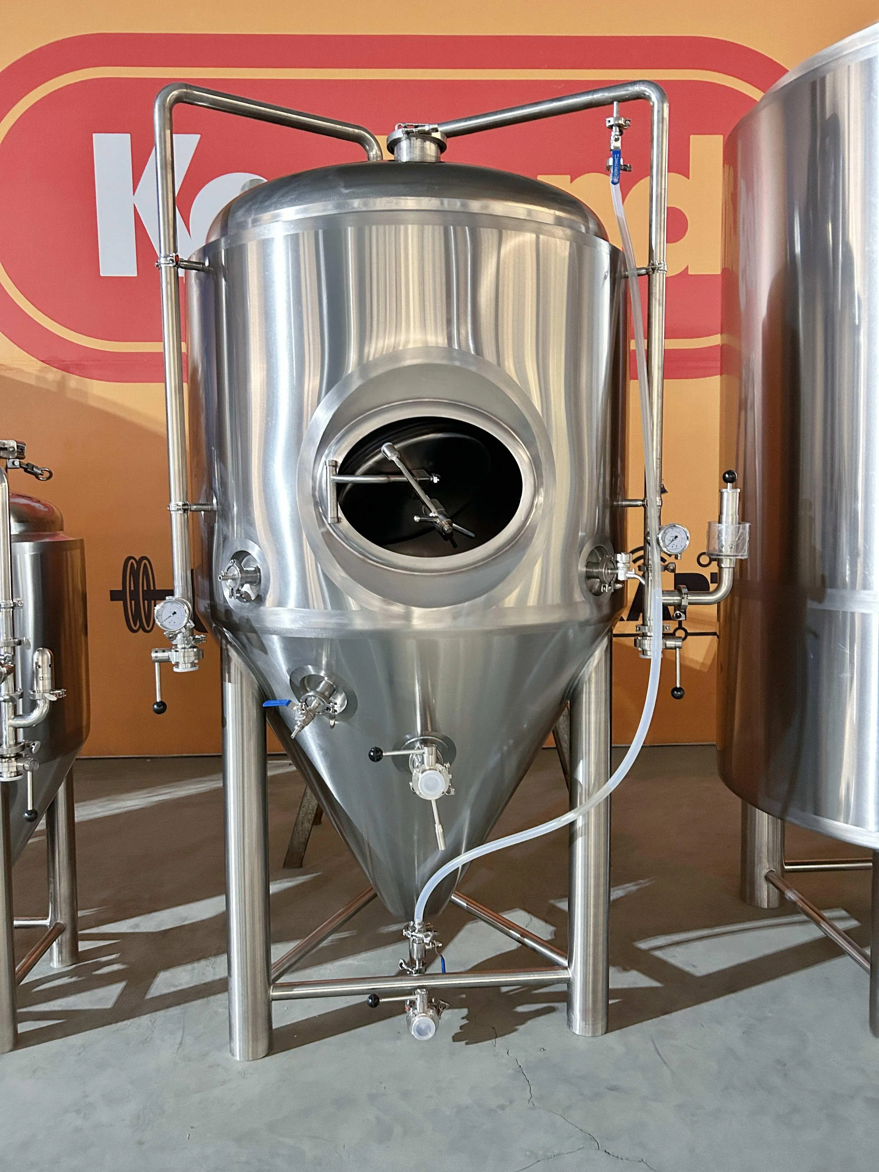 800L Conical Fermenter (pressurisable, jacketed)
