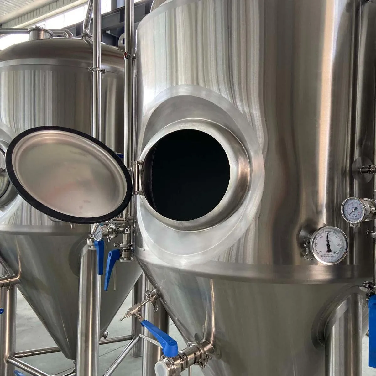 800L Conical Fermenter (pressurisable, jacketed)