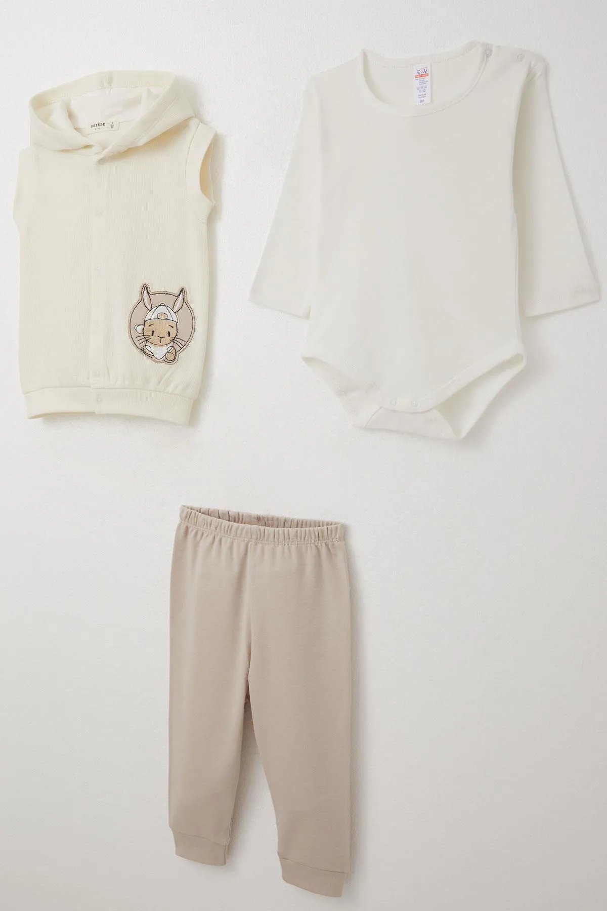 BRE Breeze Baby Boy Bodysuit 3-Piece Set Cute Bunny Embroidered 4 Months Year, Ecru - Luxembourg