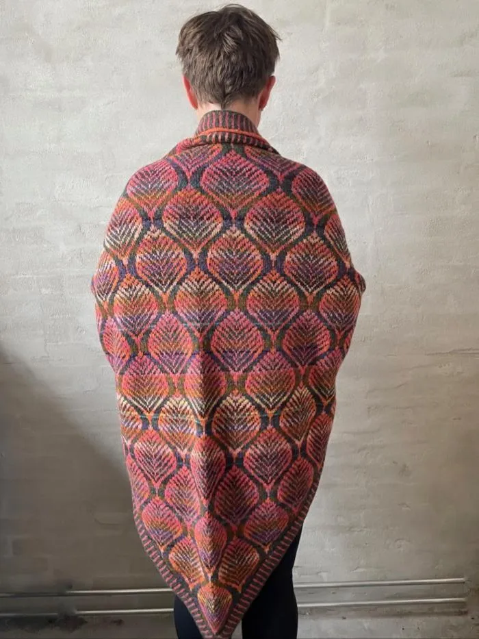 Copper Beech shawl /wrap-around by Ruth Sørensen, knitting pattern