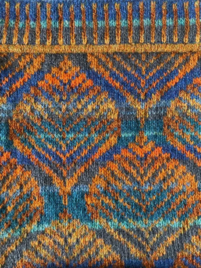 Copper Beech shawl /wrap-around by Ruth Sørensen, knitting pattern