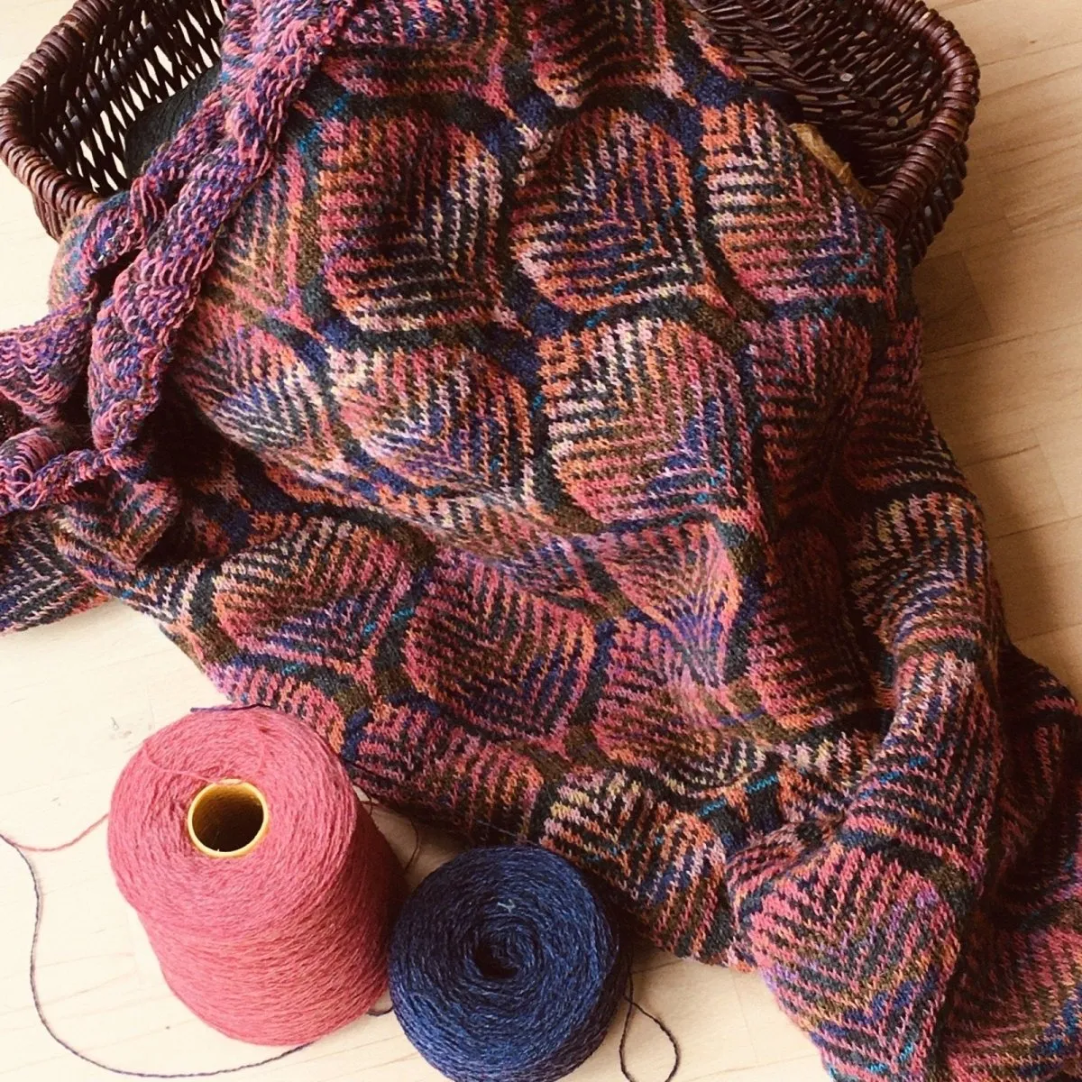 Copper Beech shawl /wrap-around by Ruth Sørensen, knitting pattern
