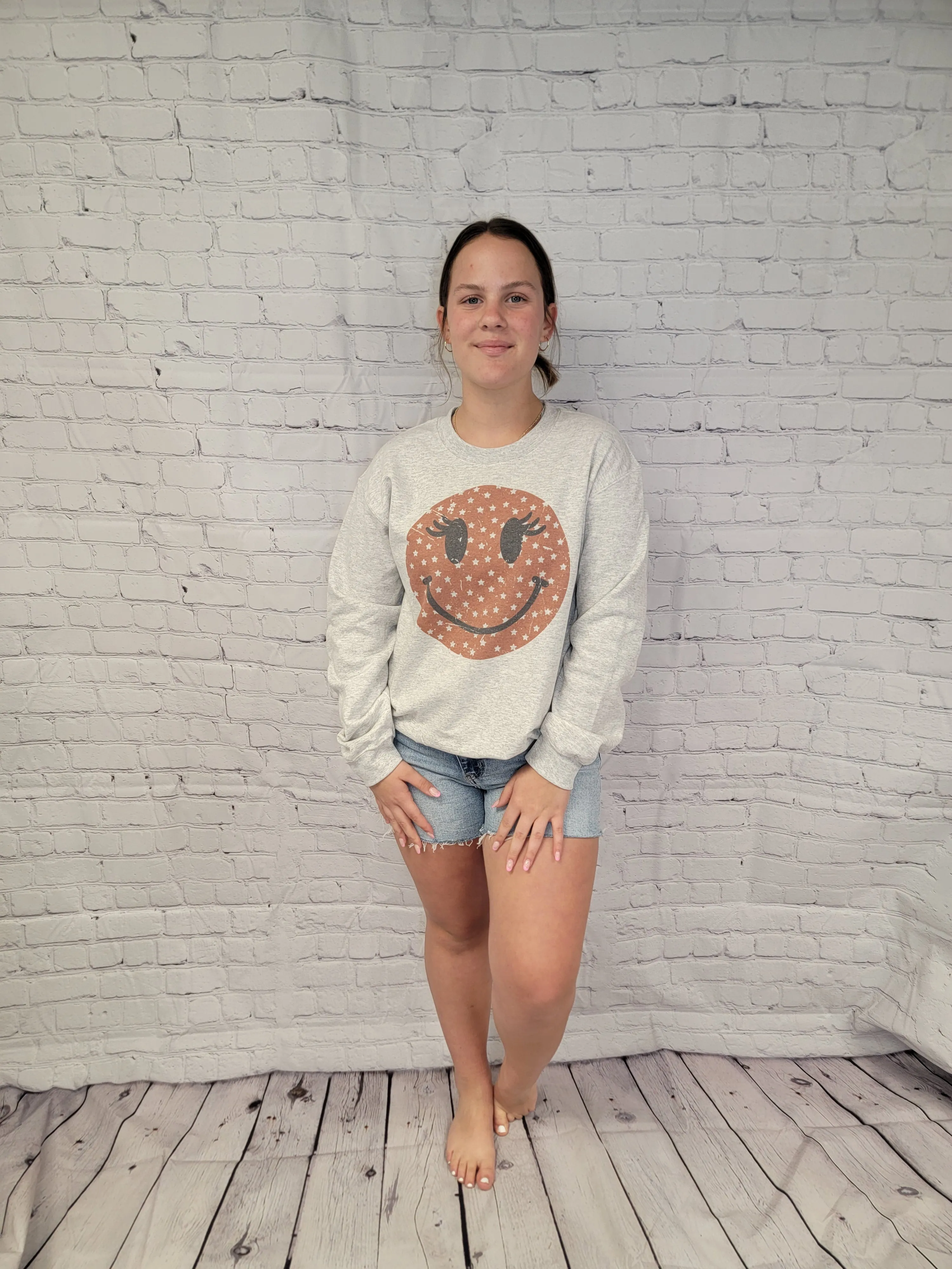 Grunge Happy Face Star Crew Neck Sweatshirt