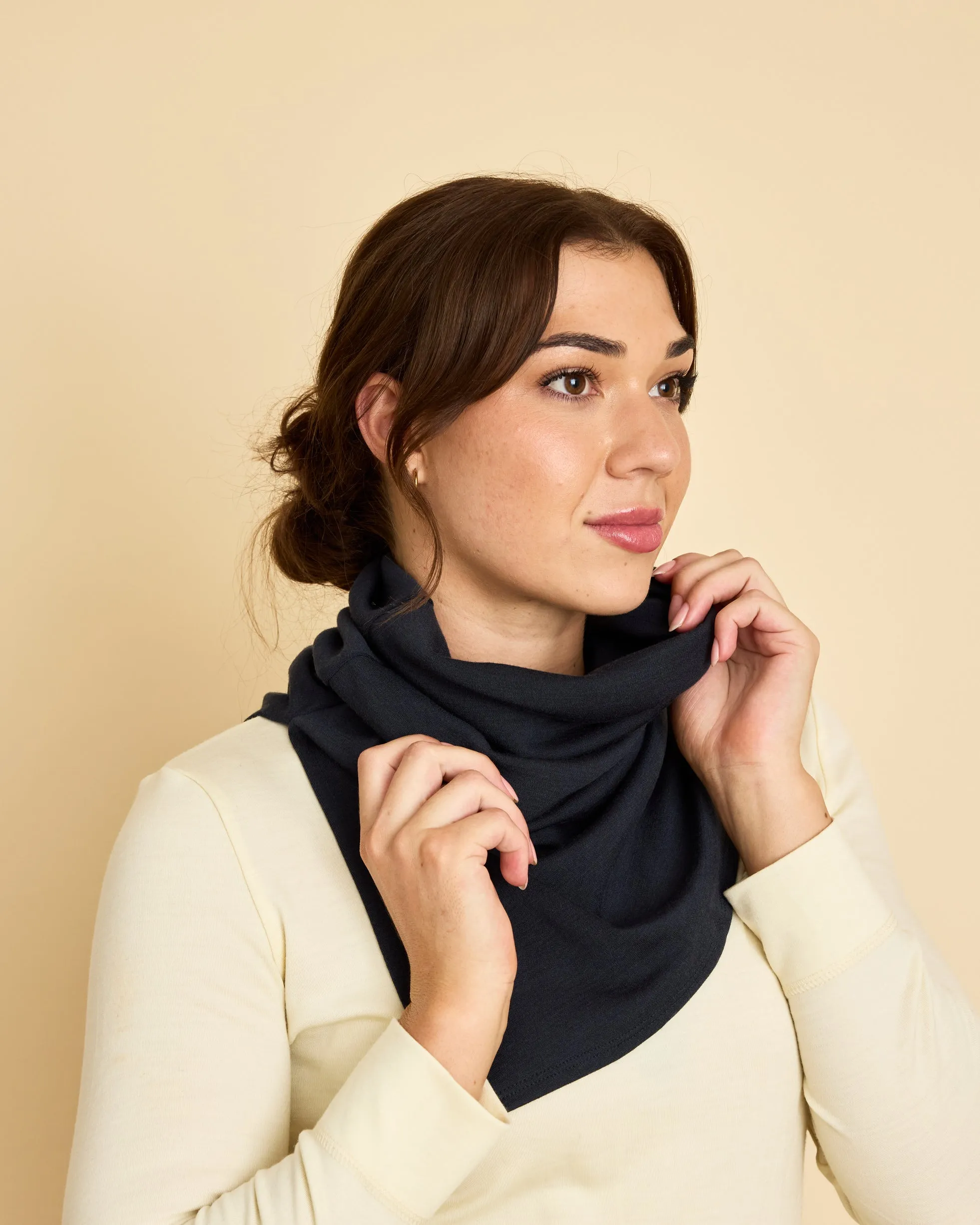 Neckwarmer with side split AW24