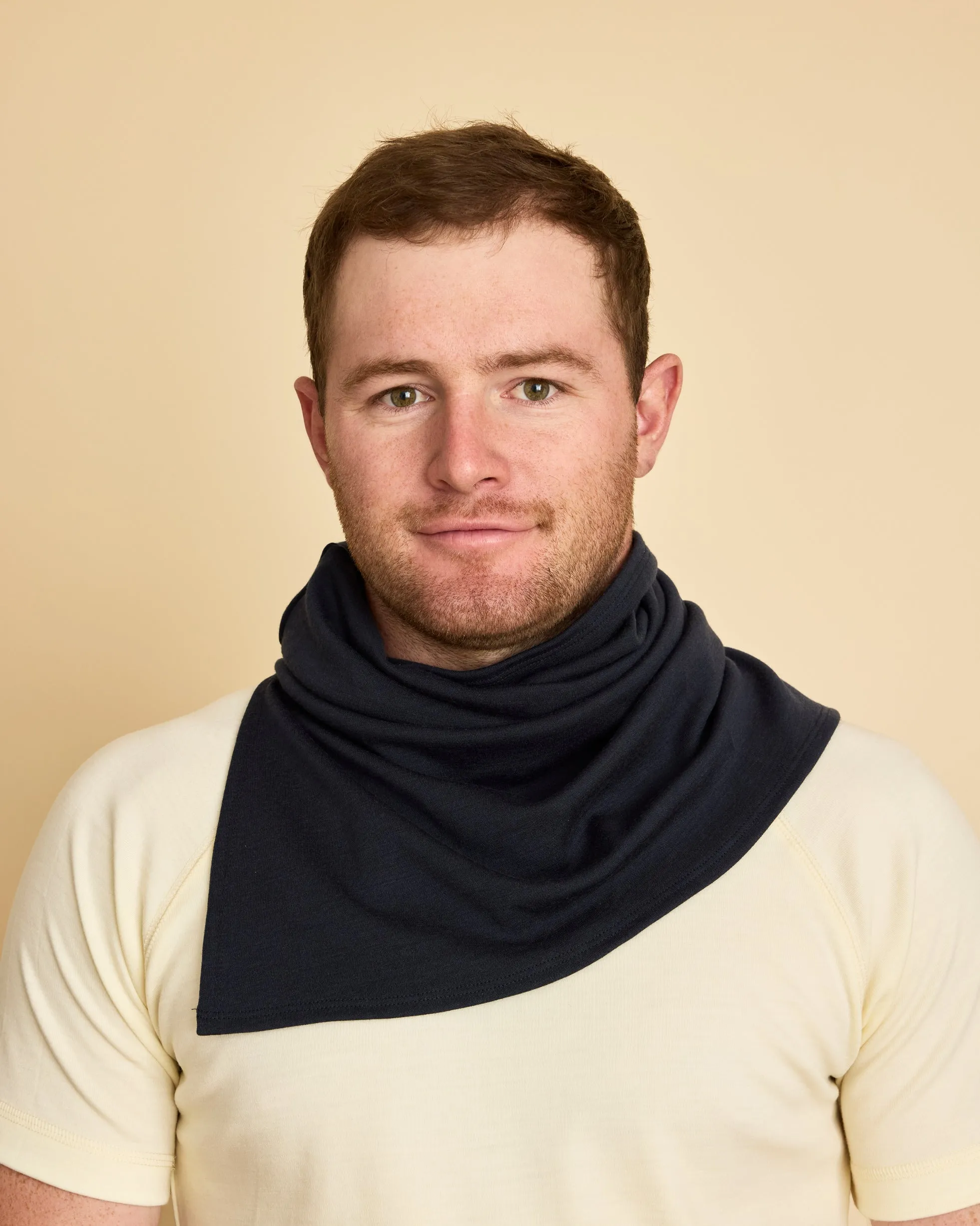 Neckwarmer with side split AW24