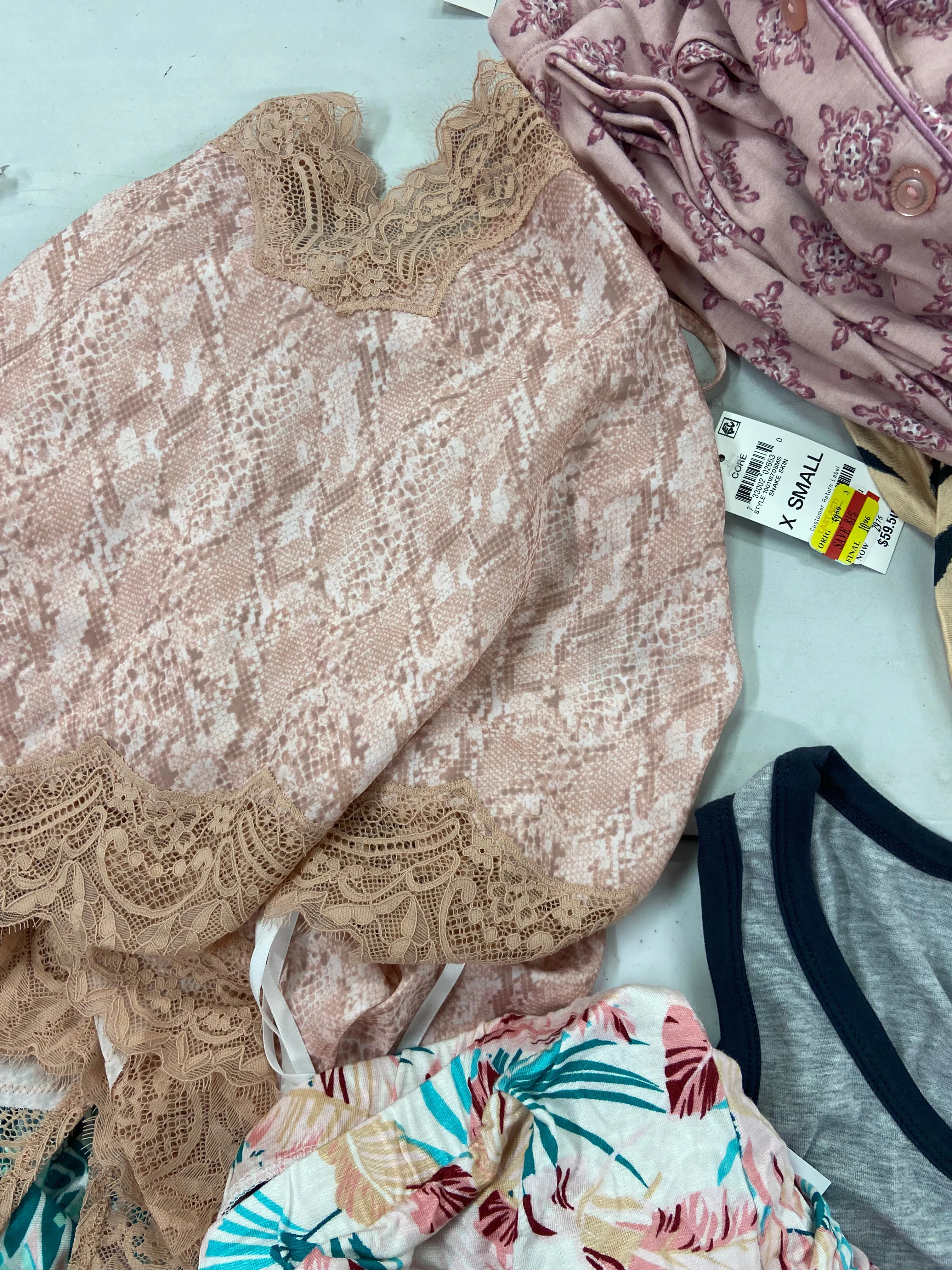 Women's SLEEPWEAR & Others, Wholesale Lot, Disney, Friends, MAIDENFORM, SKARLETT, CUDDL DUDS and more, 15 items, Shelf Pulls, MSRP $668