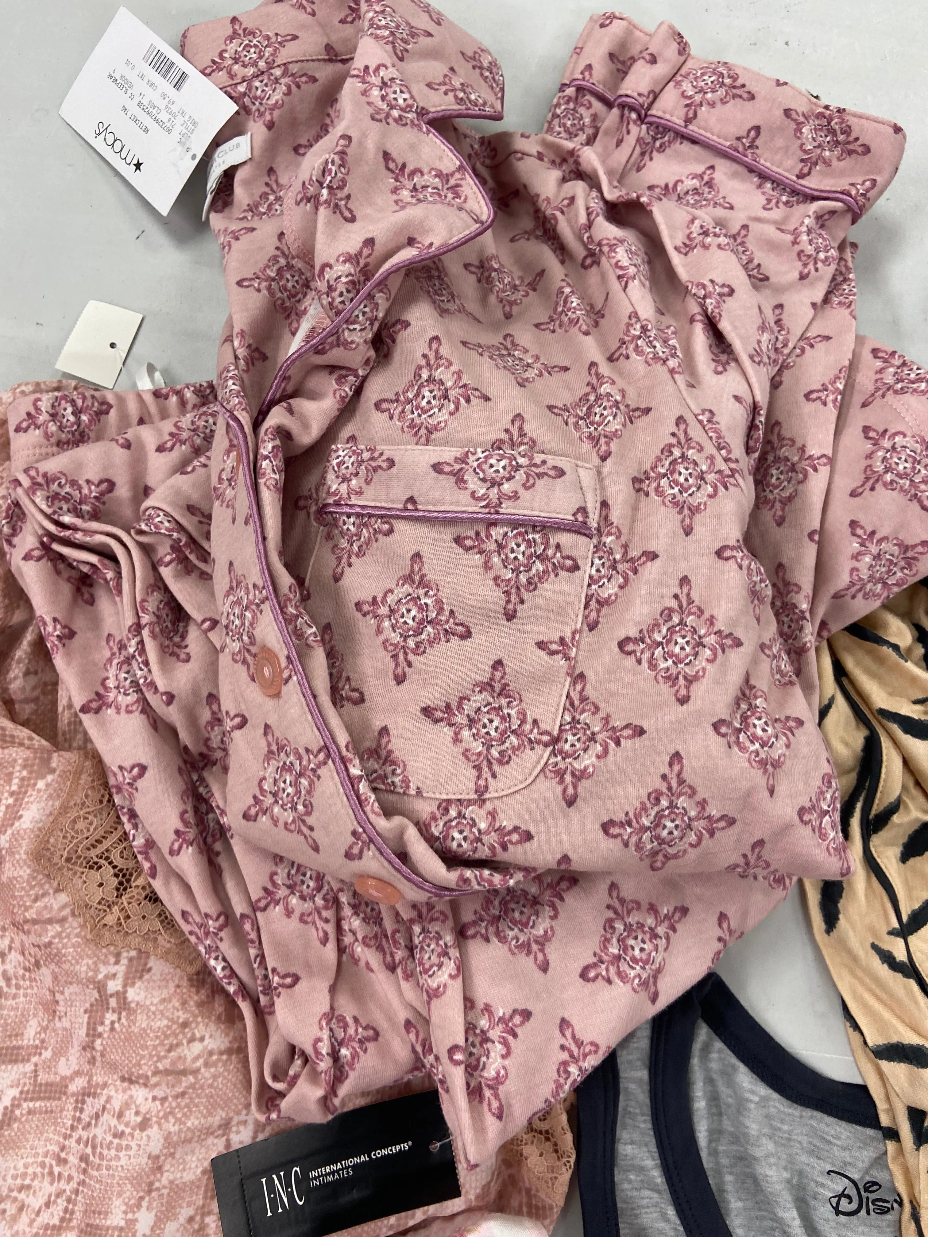 Women's SLEEPWEAR & Others, Wholesale Lot, Disney, Friends, MAIDENFORM, SKARLETT, CUDDL DUDS and more, 15 items, Shelf Pulls, MSRP $668