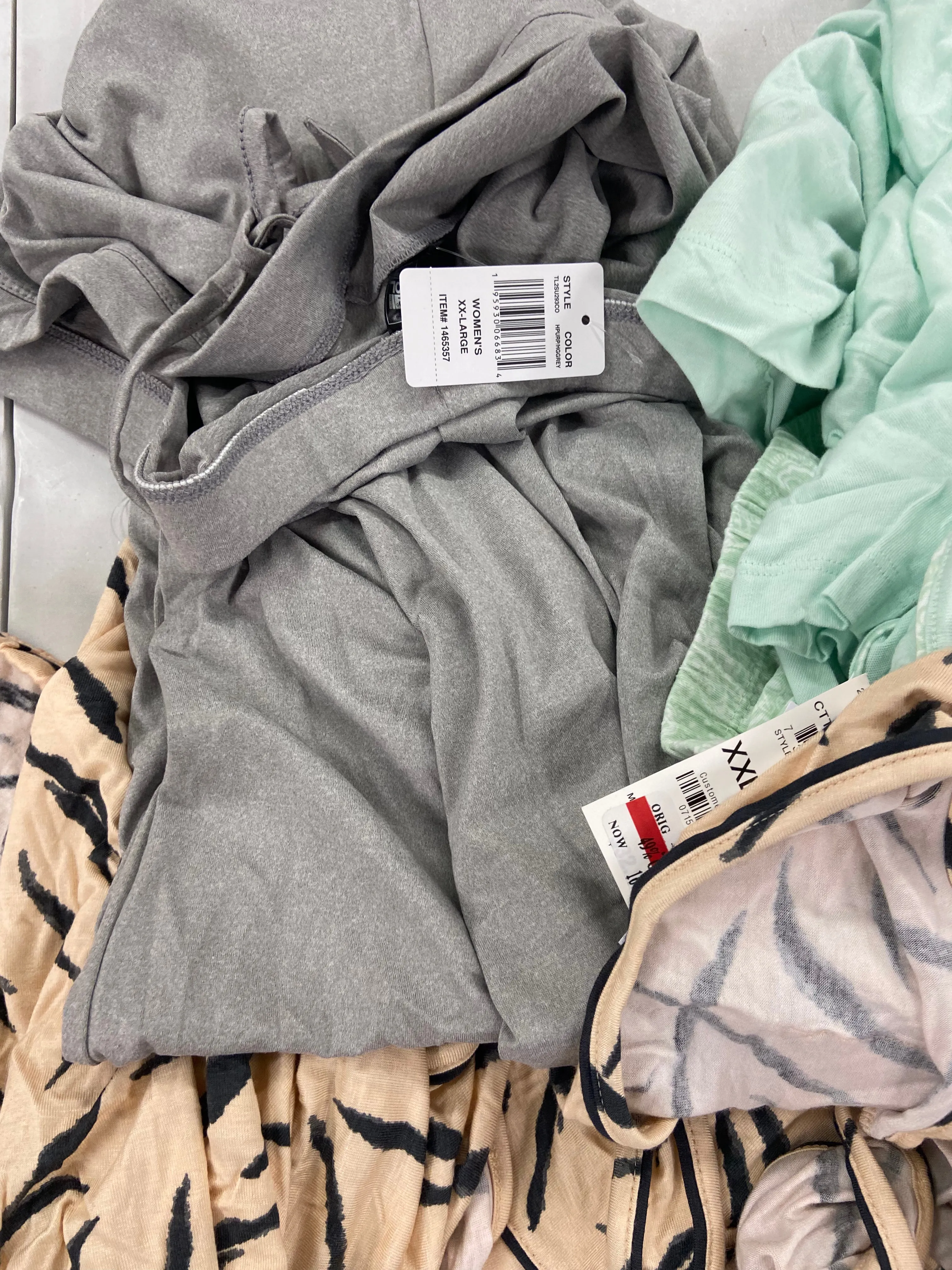 Women's SLEEPWEAR & Others, Wholesale Lot, Disney, Friends, MAIDENFORM, SKARLETT, CUDDL DUDS and more, 15 items, Shelf Pulls, MSRP $668