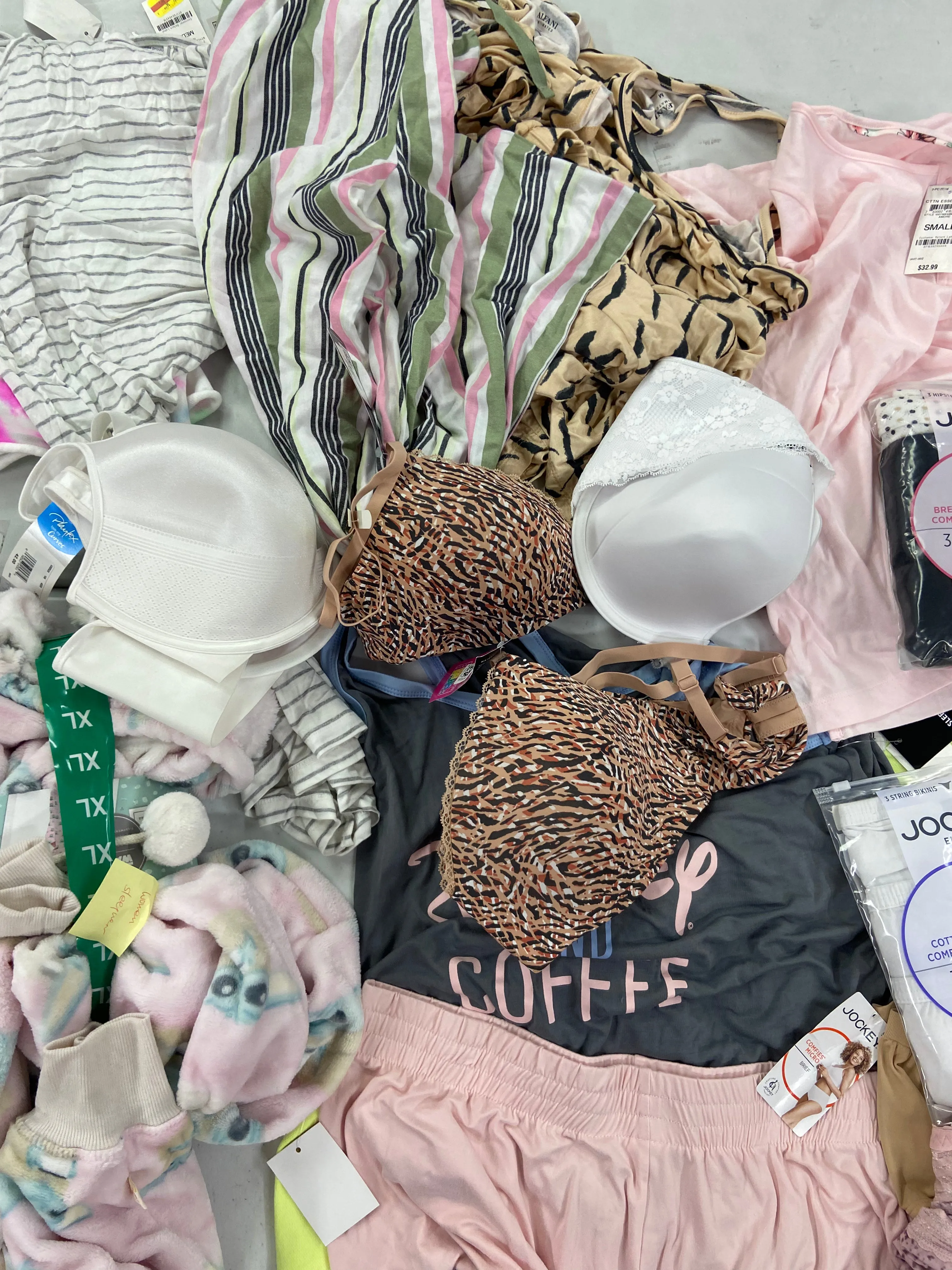 Women's Sleepwear, Intimates Wholesale Lot, BALI, MAIDENFORM, PLAYTEX, DISNEY, JOCKEY, MUNKI MUNKI and more, 19 items, Shelf Pulls, MSRP $652